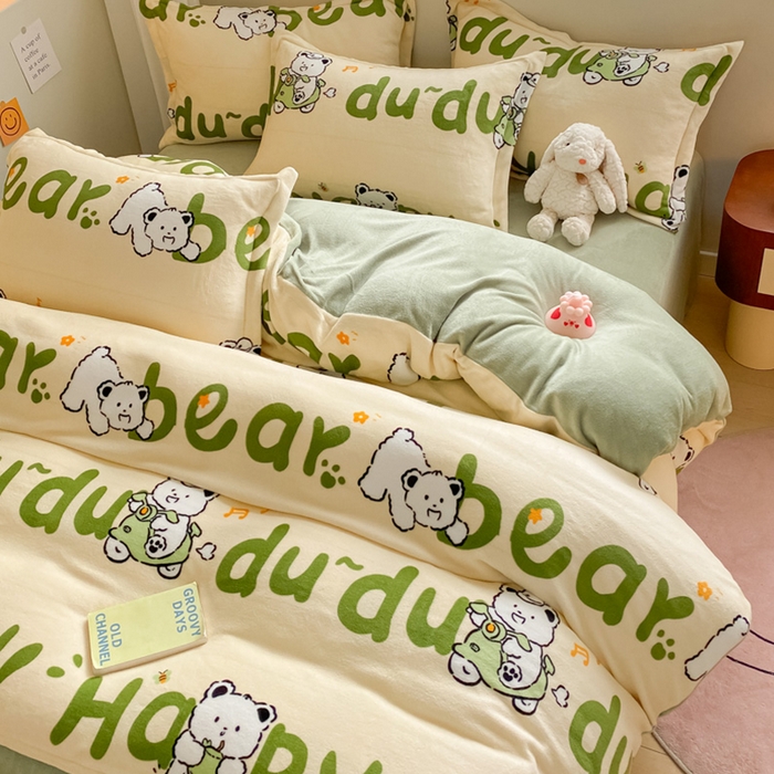 91家纺网 家纺一手货源 找家纺 梦之岛 2023新款牛奶绒加厚小清新印花保暖四件套 开心熊