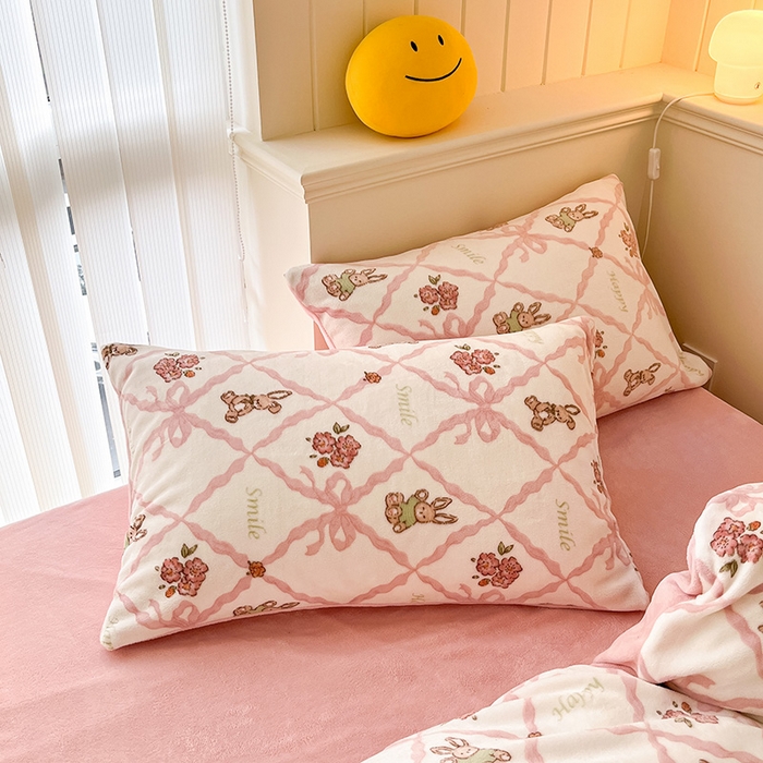 91家纺网 家纺一手货源 找家纺 金爱家 2023新款ins小清新韩系卡通少女心奶油兔子加厚牛奶绒系列四件套 绒-菲丽