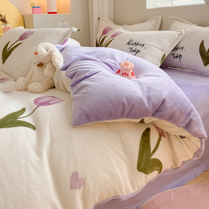 91家纺网 家纺一手货源 找家纺 梦之岛 2023新款牛奶绒加厚小清新印花保暖四件套 花园小兔