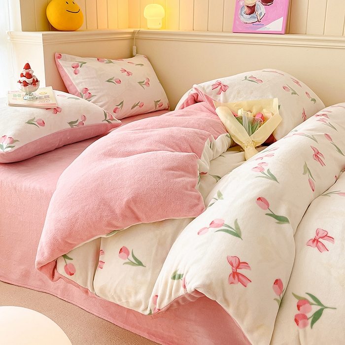 91家纺网 家纺一手货源 找家纺 金爱家 2023新款ins小清新韩系卡通少女心奶油兔子加厚牛奶绒系列四件套 绒-妙颜粉