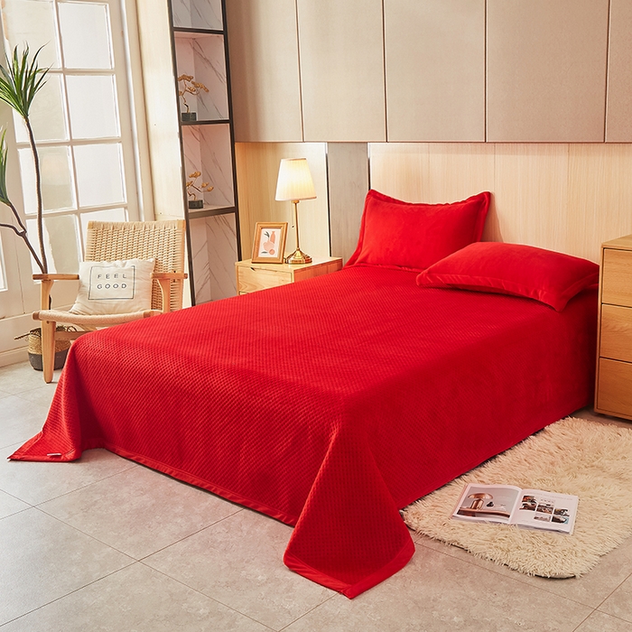 91家纺网 家纺一手货源 找家纺 胜权 2024款高克重牛奶绒夹棉单床盖单件保暖床盖三件套 靓丽红