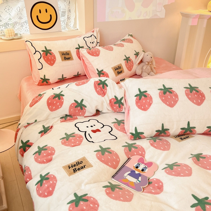 91家纺网 家纺一手货源 找家纺 金爱家 2023新款ins小清新韩系卡通少女心奶油兔子加厚牛奶绒系列四件套 草莓小熊