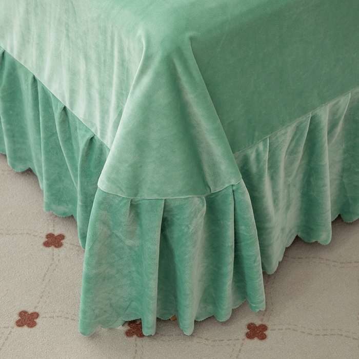 91家纺网 家纺一手货源 找家纺 优姿家纺 2024新品8.5斤德芙绒韩版床裙绣花保暖四件套 时尚玫瑰浅绿