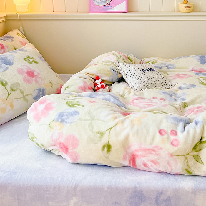 91家纺网 家纺一手货源 找家纺 金爱家 2023新款ins小清新韩系卡通少女心奶油兔子加厚牛奶绒系列四件套 绒-挽兰