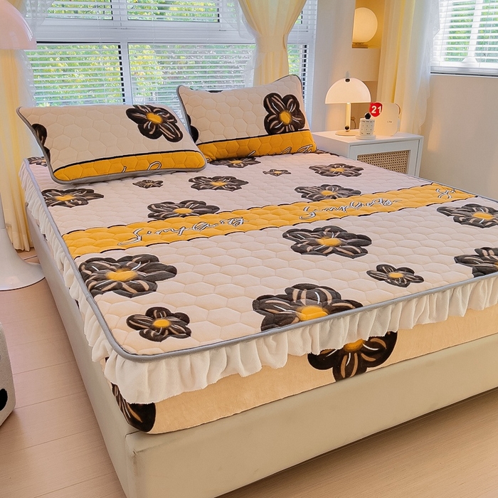 91家纺网 家纺一手货源 找家纺 情煊家纺 2023新款保暖牛奶绒夹棉床笠-花边款 情调