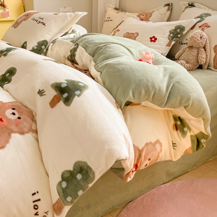 91家纺网 家纺一手货源 找家纺 梦之岛 2023新款牛奶绒加厚小清新印花保暖四件套 小熊森林