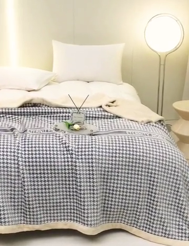 91家纺网 家纺一手货源 找家纺 坦客毯业 2025新款欧棉绒双面加厚绒毯盖毯毛毯 千纸鹤