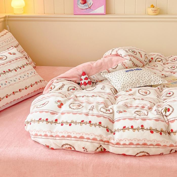 91家纺网 家纺一手货源 找家纺 金爱家 2023新款ins小清新韩系卡通少女心奶油兔子加厚牛奶绒系列四件套 绒-可颂粉