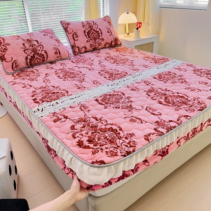 91家纺网 家纺一手货源 找家纺 （总）情煊家纺 2023新款保暖牛奶绒夹棉床笠-花边款