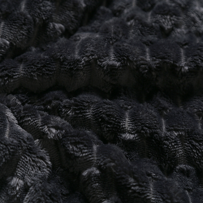 91家纺网 家纺一手货源 找家纺 伊可爱 2023秋冬多功能轻奢暖绒抱枕被盖毯 深灰色