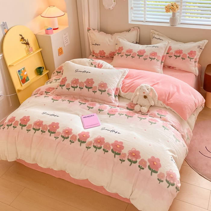 91家纺网 家纺一手货源 找家纺 梦之岛 2023新款牛奶绒加厚小清新印花保暖四件套 小幸运