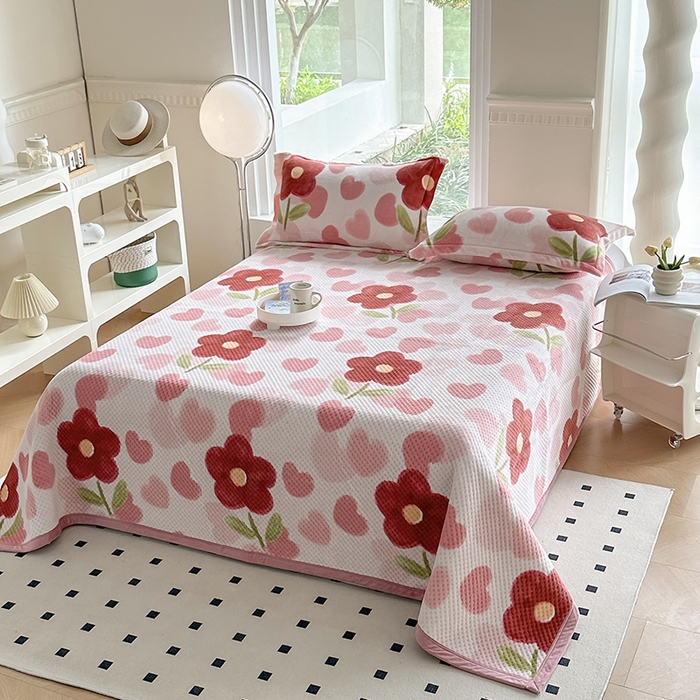 91家纺网 家纺一手货源 找家纺 胜权 2024款高克重牛奶绒夹棉单床盖单件保暖床盖三件套 浅浅花香