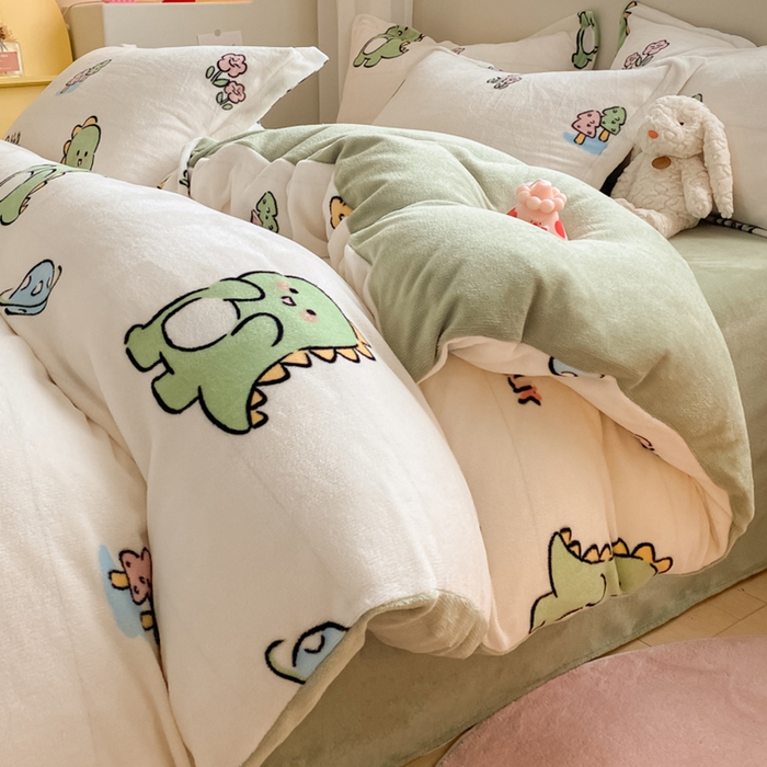 91家纺网 家纺一手货源 找家纺 梦之岛 2023新款牛奶绒加厚小清新印花保暖四件套 小恐龙