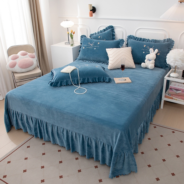 91家纺网 家纺一手货源 找家纺 优姿家纺 2024新品8.5斤德芙绒韩版床裙绣花保暖四件套 今生有约宝石兰