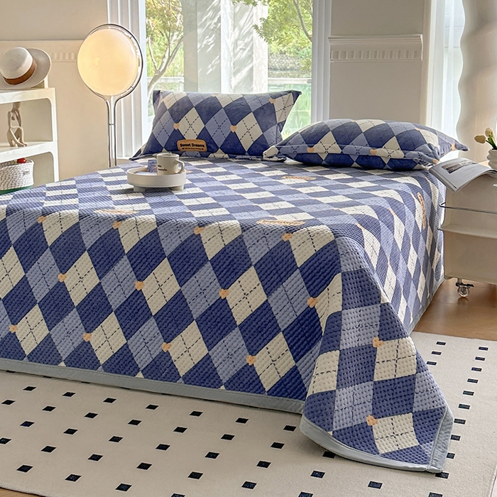 91家纺网 家纺一手货源 找家纺 胜权 2024款高克重牛奶绒夹棉单床盖单件保暖床盖三件套 英伦时光