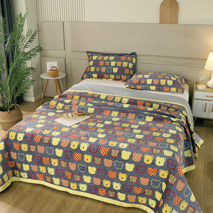 91家纺网 家纺一手货源 找家纺 胜权 2024款高克重牛奶绒夹棉单床盖单件保暖床盖三件套 熊宝