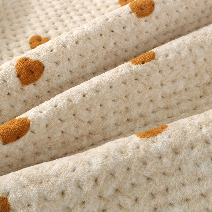 91家纺网 家纺一手货源 找家纺 胜权 2024款高克重牛奶绒夹棉单床盖单件保暖床盖三件套 黄色爱心