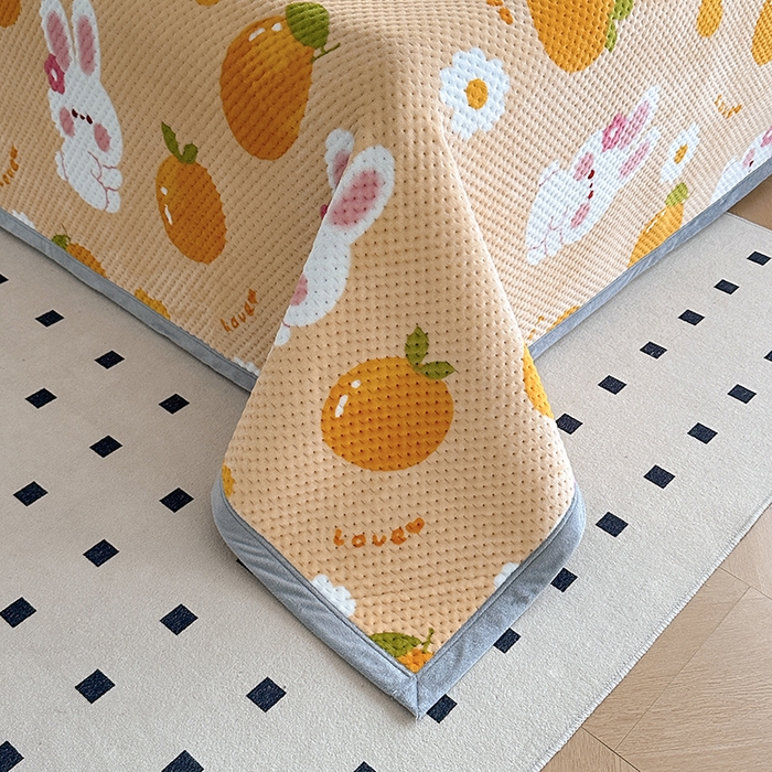 91家纺网 家纺一手货源 找家纺 胜权 2024款高克重牛奶绒夹棉单床盖单件保暖床盖三件套 兔兔派对