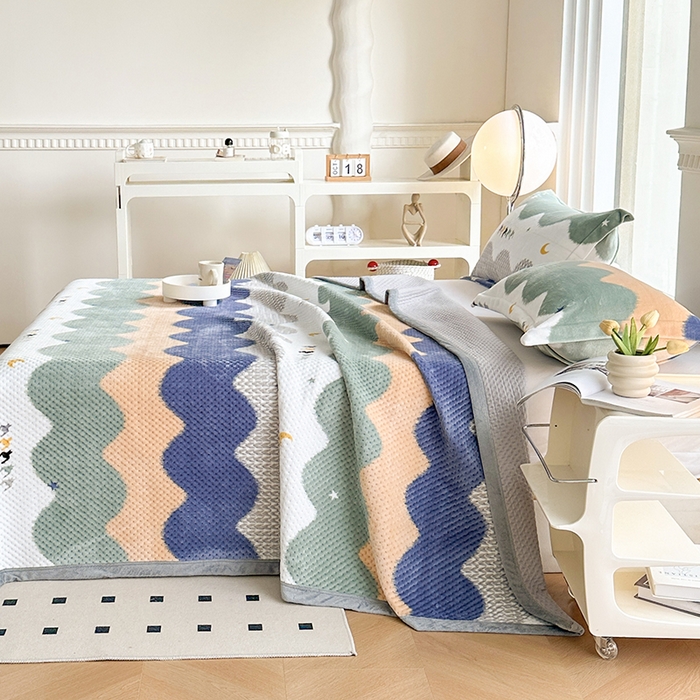 91家纺网 家纺一手货源 找家纺 胜权 2024款高克重牛奶绒夹棉单床盖单件保暖床盖三件套 乘风破浪