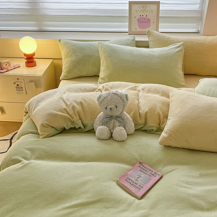 91家纺网 家纺一手货源 找家纺 三朵家纺 2023新款牛奶绒混搭系列四件套 嫩绿+奶黄