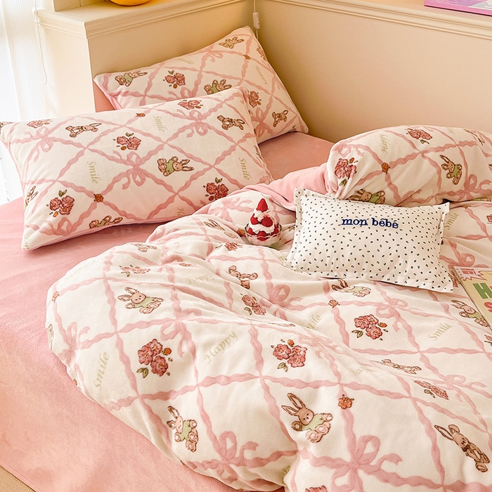 91家纺网 家纺一手货源 找家纺 金爱家 2023新款ins小清新韩系卡通少女心奶油兔子加厚牛奶绒系列四件套 绒-菲丽