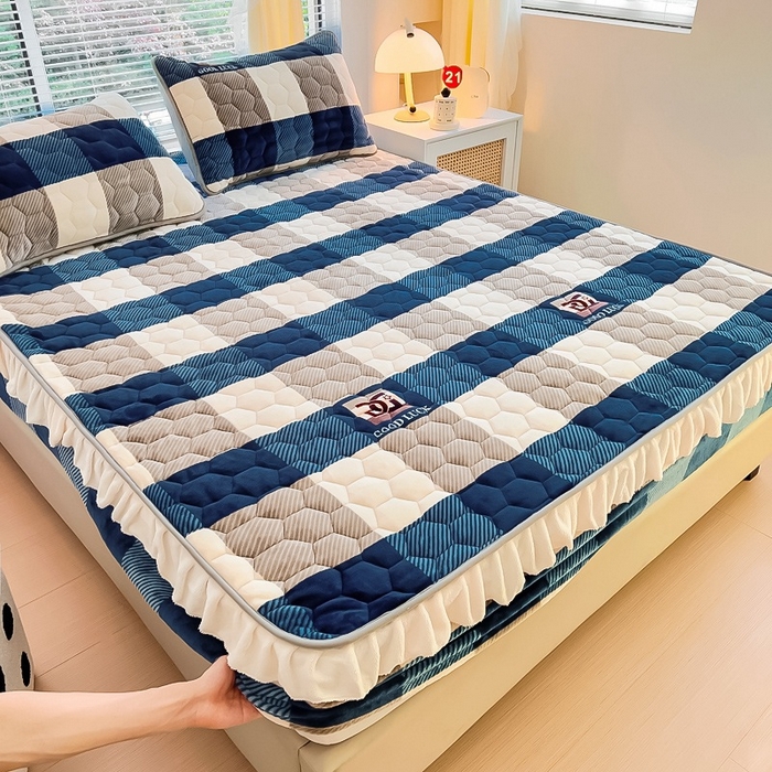 91家纺网 家纺一手货源 找家纺 （总）情煊家纺 2023新款保暖牛奶绒夹棉床笠-花边款