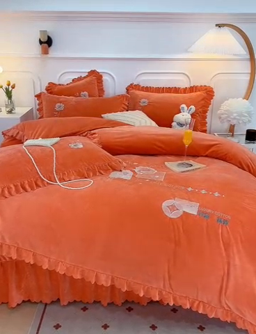 91家纺网 家纺一手货源 找家纺 优姿家纺 2024新品8.5斤德芙绒韩版床裙绣花保暖四件套 绽放香妃桔