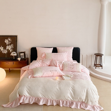 91家纺网 家纺一手货源 找家纺 曼布缇2025秋冬新品100S澳棉长绒棉绣花四件套-手链花 手链花 蜜汁粉