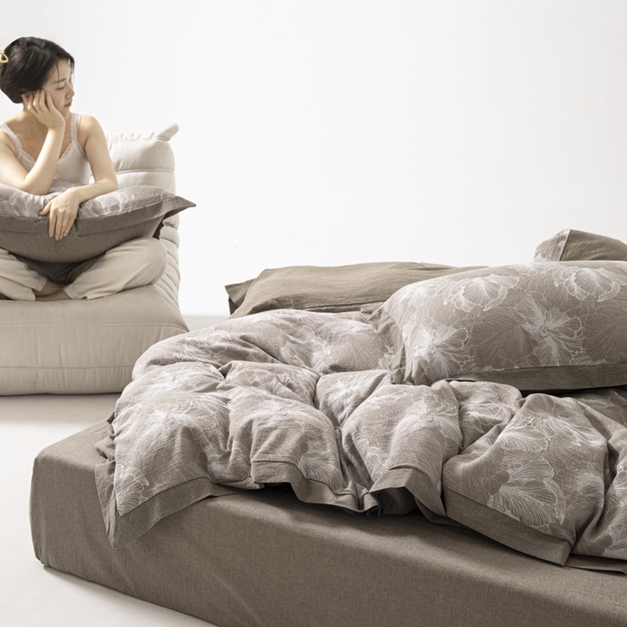 91家纺网 家纺一手货源 找家纺 安莱生活 2023新款花海系列色织双层纱工艺款宽边高奢四件套 花海-浅灰