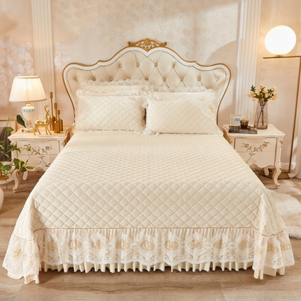 91家纺网 家纺一手货源 找家纺 恋尚 2023新款可脱卸水晶绒夹棉床盖卡雯系列 米黄