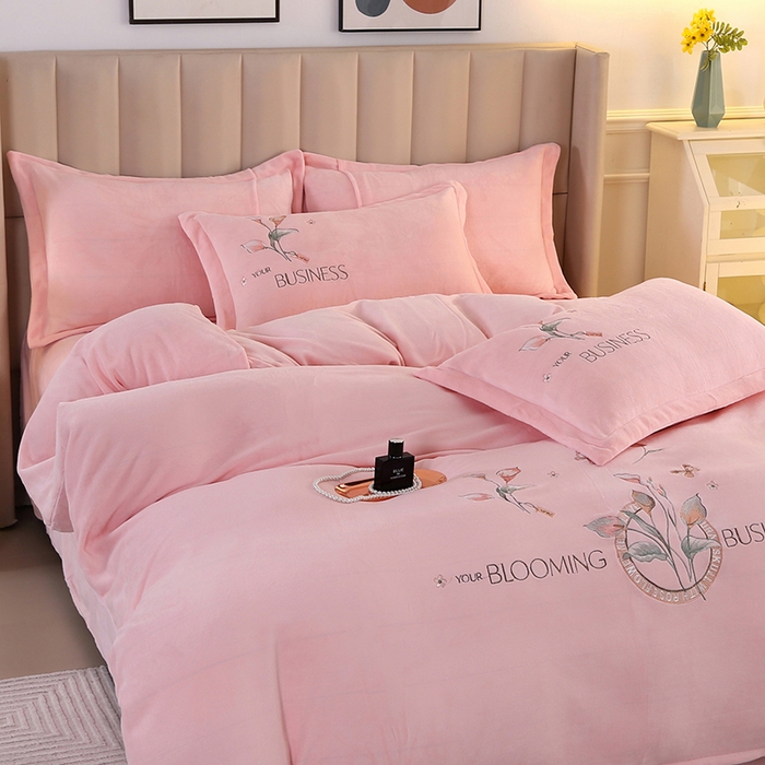 91家纺网 家纺一手货源 找家纺 富之航 2023新款牛奶绒刺绣四件套 莫奈花园-粉