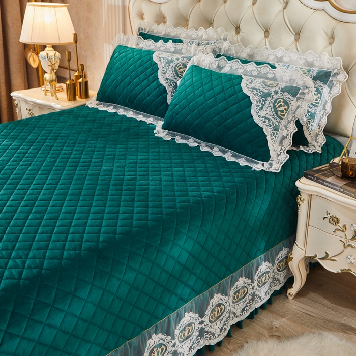 91家纺网 家纺一手货源 找家纺 恋尚 2023新款可脱卸水晶绒夹棉床盖卡雯系列 宝绿