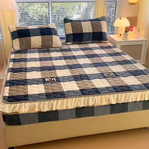 91家纺网 家纺一手货源 找家纺 （总）情煊家纺 2023新款保暖牛奶绒夹棉床笠-花边款