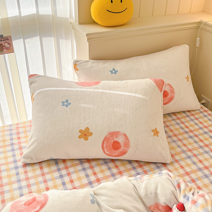 91家纺网 家纺一手货源 找家纺 金爱家 2023新款ins小清新韩系卡通少女心奶油兔子加厚牛奶绒系列四件套 绒-蜜桃朵朵