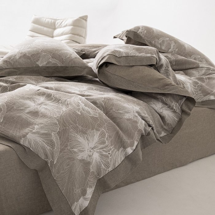 91家纺网 家纺一手货源 找家纺 安莱生活 2023新款花海系列色织双层纱工艺款宽边高奢四件套 花海-浅灰