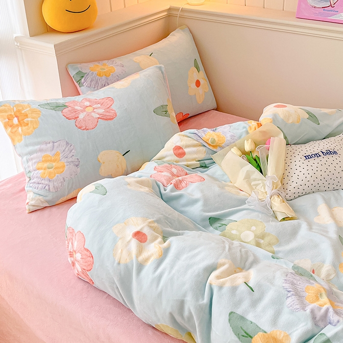91家纺网 家纺一手货源 找家纺 金爱家 2023新款ins小清新韩系卡通少女心奶油兔子加厚牛奶绒系列四件套 绒-缤纷花园