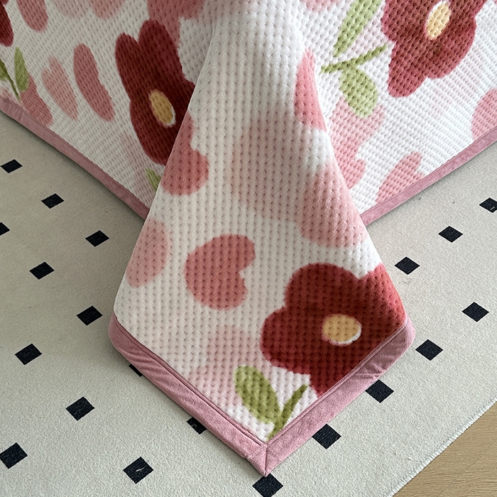 91家纺网 家纺一手货源 找家纺 胜权 2024款高克重牛奶绒夹棉单床盖单件保暖床盖三件套 浅浅花香