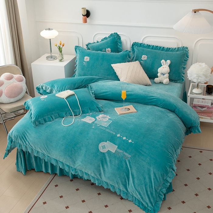 91家纺网 家纺一手货源 找家纺 优姿家纺 2024新品8.5斤德芙绒韩版床裙绣花保暖四件套 绽放湖兰