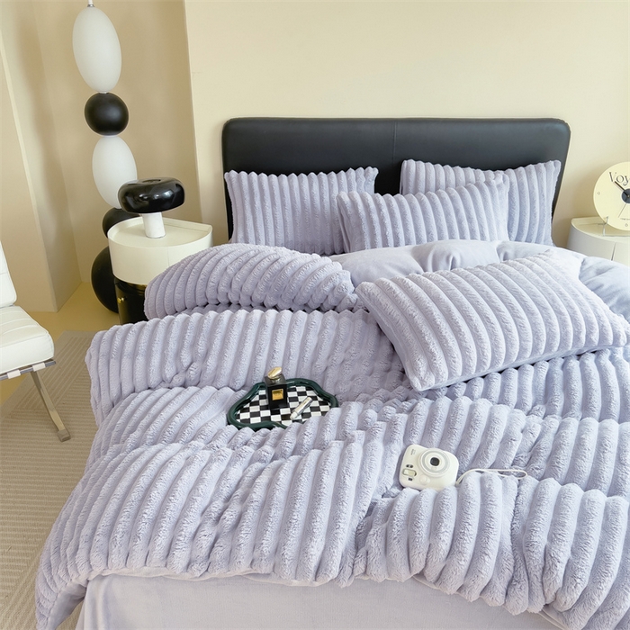 91家纺网 家纺一手货源 找家纺 丝幔 2025新款复古时尚AB面兔毛绒牛奶绒抽条四件套 兔毛紫C