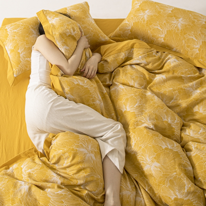 91家纺网 家纺一手货源 找家纺 安莱生活 2023新款花海系列色织双层纱工艺款宽边高奢四件套 花海-姜黄