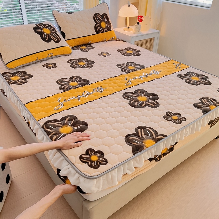 91家纺网 家纺一手货源 找家纺 情煊家纺 2023新款保暖牛奶绒夹棉床笠-花边款 情调