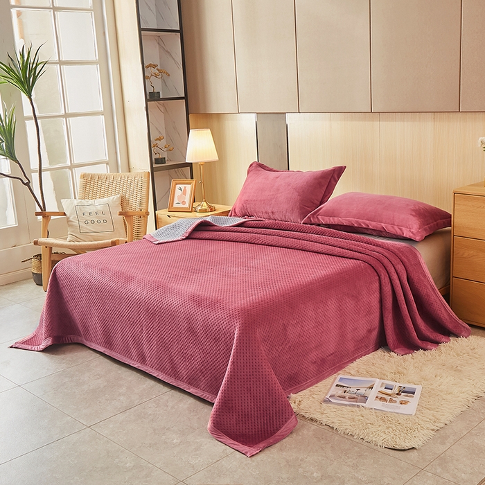 91家纺网 家纺一手货源 找家纺 胜权 2024款高克重牛奶绒夹棉单床盖单件保暖床盖三件套 莲红