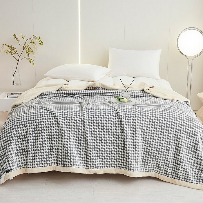 91家纺网 家纺一手货源 找家纺 坦客毯业 2025新款欧棉绒双面加厚绒毯盖毯毛毯 千纸鹤