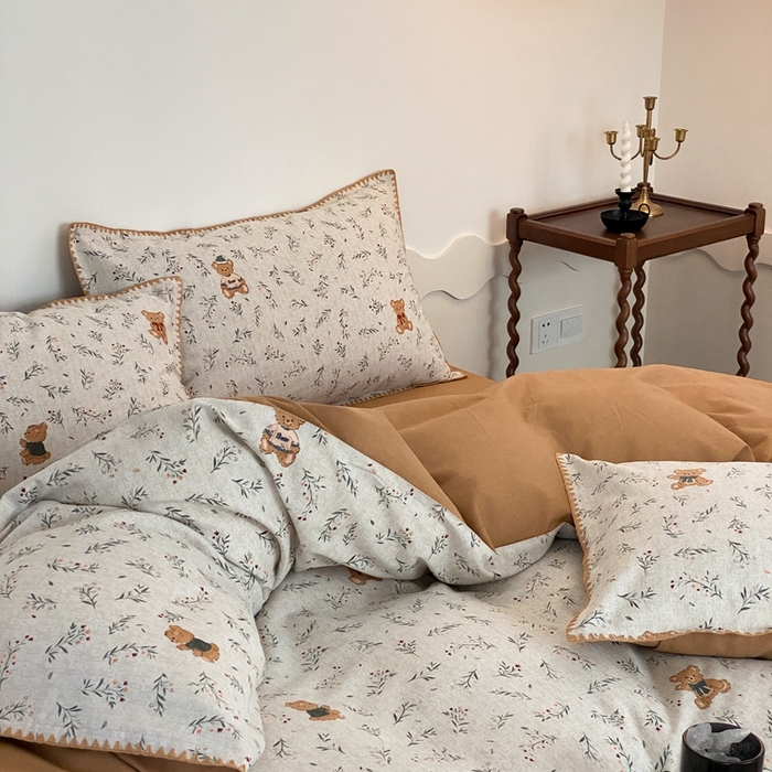 91家纺网 家纺一手货源 找家纺 旷野 2023秋冬磨毛碎花四件套 花间熊