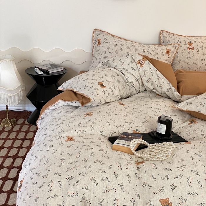 91家纺网 家纺一手货源 找家纺 旷野 2023秋冬磨毛碎花四件套 花间熊