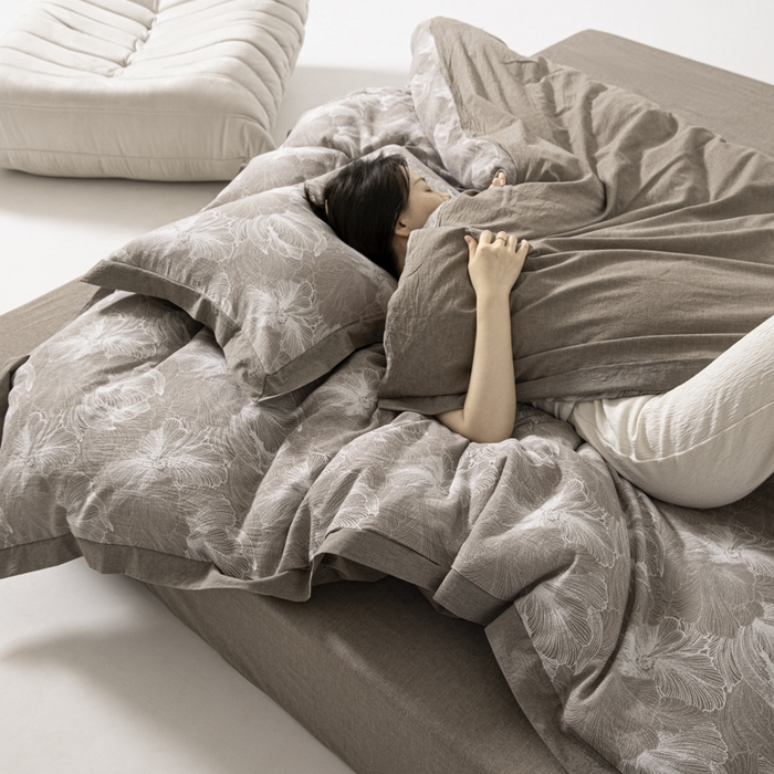 91家纺网 家纺一手货源 找家纺 安莱生活 2023新款花海系列色织双层纱工艺款宽边高奢四件套 花海-浅灰