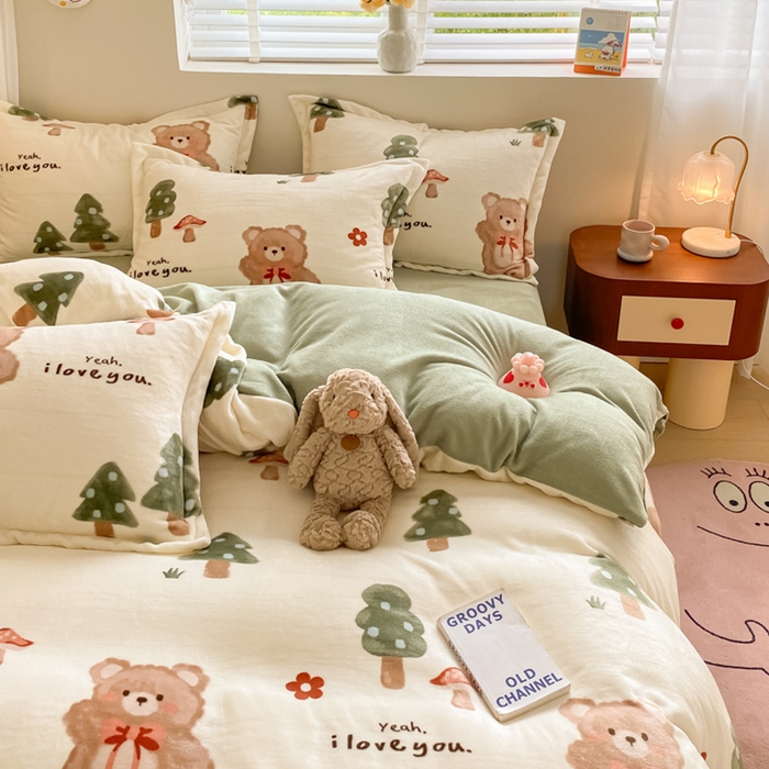 91家纺网 家纺一手货源 找家纺 梦之岛 2023新款牛奶绒加厚小清新印花保暖四件套 小熊森林