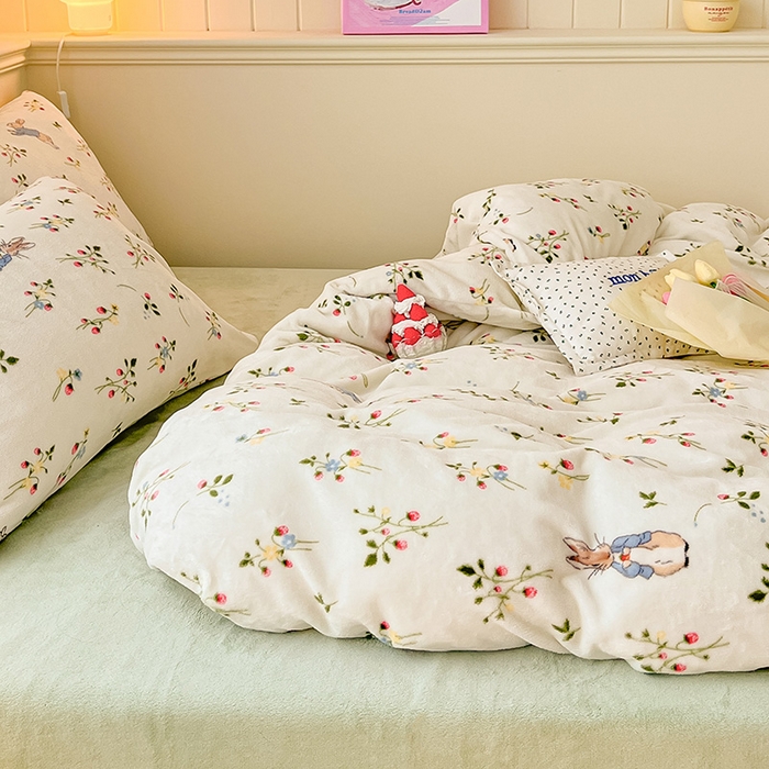 91家纺网 家纺一手货源 找家纺 金爱家 2023新款ins小清新韩系卡通少女心奶油兔子加厚牛奶绒系列四件套 绒-兔先生