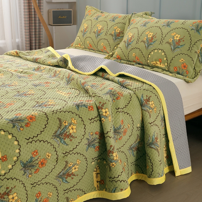 91家纺网 家纺一手货源 找家纺 胜权 2024款高克重牛奶绒夹棉单床盖单件保暖床盖三件套 花精灵绿