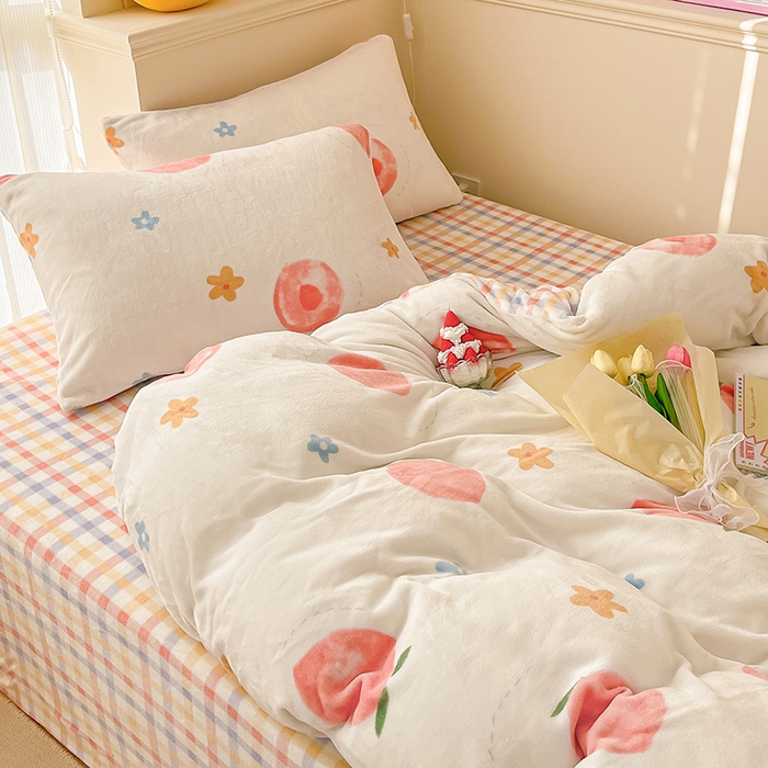 91家纺网 家纺一手货源 找家纺 金爱家 2023新款ins小清新韩系卡通少女心奶油兔子加厚牛奶绒系列四件套 绒-蜜桃朵朵